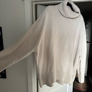 H&M OVERSIZED SWEATER
